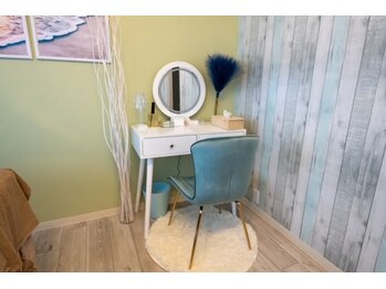 フルオール(FRUOR)/メイクルーム