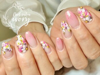 アイボリー(ivory)/花柄ネイル