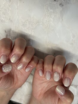 フェメ(FEME)/middle design