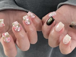 好きなもの詰め込みネイル