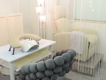 キャンアイドレッシー 人形町店(Can I Dressy)の写真/ベテランネイリストが丁寧な施術をご提供◎清潔感あるプライベートサロンで極上のネイルを体験しませんか？