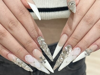 Elle nail salon 神戸三宮【長さだし/フィルイン/マグネット/持ち込み】の写真