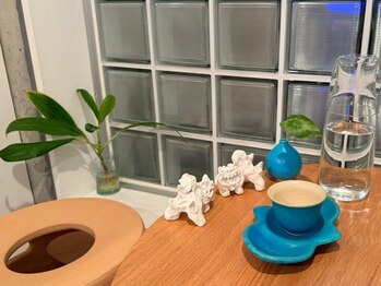 パタキ 恵比寿(PATAKI)/石垣島よもぎ蒸し×赤土座器