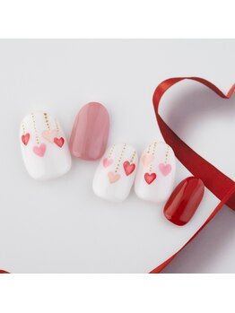 大人可愛い水彩ハートネイル