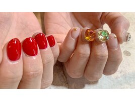 アシンメトリー×ビジューネイル