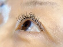 シャイン(shine)の雰囲気（Wフラットラッシュで密度を高め、ナチュラルに存在感を与えます）