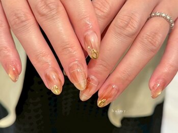 バルミー(balmy)の写真/【日常に彩りを添える、優しい指先】肌を綺麗に魅せる色使いと、計算されたミニマルなデザイン◎