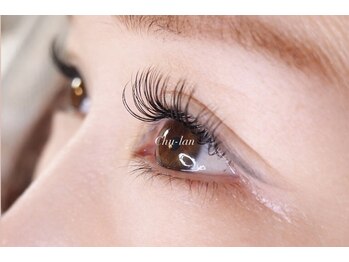 玉造チュラン(Chu-lan)の写真/デザイン力が評判の歴18年のプロがモチ良く丁寧に施術♪シングル&ボリュームラッシュ/9～14mm/つけ放題有☆