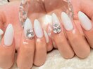 ビジュー付き☆ホワイトネイル