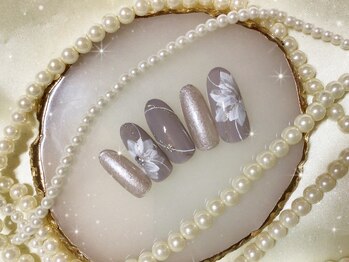 ウィズ フェリーク/グレーフラワーネイル