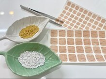 スマイルギフトアイリスの雰囲気（針は使わずテープも肌色なので目立ちにくいです。）