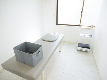 柏整体院/施術部屋もシンプルで綺麗