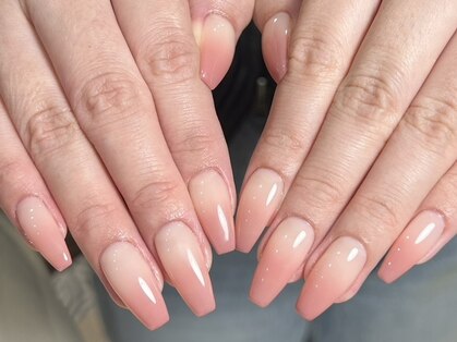 Elle nail salon 神戸三宮【長さだし/フィルイン/マグネット/持ち込み】の写真