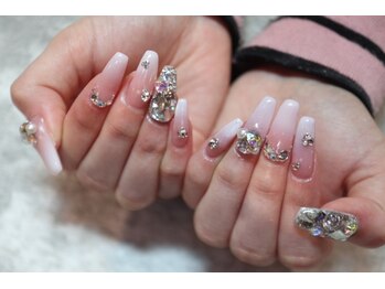 ネイルルーム アイボリー(nail room ivory)の写真/【爪に自信がない・爪が弱い方も◎】指先を美しく魅せる美爪に!チップ長さ出し10本、5本ア-トし放題￥9,800