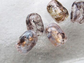 スロウ(THROW)の写真/【京都駅スグ】キラリと光るハイセンスなdesignが自慢！定額サンプルやアシメネイルもオススメ！