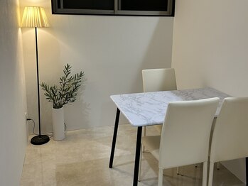 サロン ヴェローラ(SALON VELOURA)