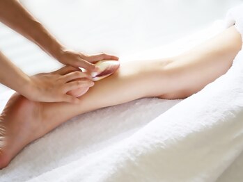 カリアンヌ/足のむくみにリンパマッサージ