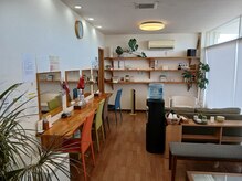 こうそdeほっとの雰囲気（明るく清潔なパウダールーム。入浴後もゆったり身支度OK！）