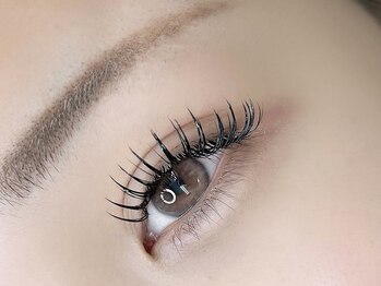 ミランダ(MILANDA)の写真/【理想の目元をキープ◎】経験豊富なアイリストが施術するモチの良さ抜群のマツエク&まつげパーマ！