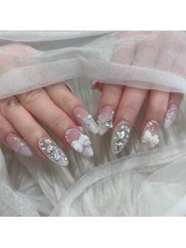 リンドネイル バイ モカ アンド ララ(Lind nail by moca and LaLa)/白グラデーション