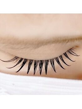 リルガーデン 新宿南口(Lil' Garden)/韓国風垢抜け束感マツエク*新宿