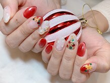 厳選された1級ネイリストのみが施術。何でもご相談下さい♪