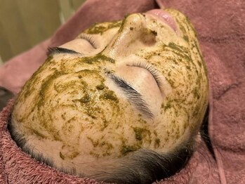 ビヨンド リンク(BEYOND L'INK)の写真/《今話題のハーブピーリング☆》ノーファンデ美肌になりたい方！施術後はツルツルのたまご美肌へ♪