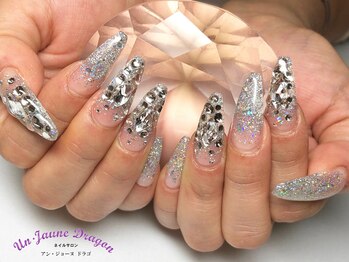 アン ジョーヌドラゴ/【ロングネイル】キラキラネイル