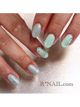 アールネイルドットコム(R*NAIL.com)/キラキラ緑ネイル