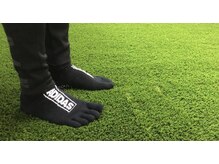 滑り止め付きの５本指ソックスを履いてトレーニングして頂けます