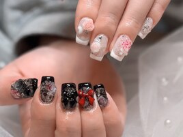 白黒レースネイル　担当西村