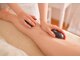 Esthetic salon Berry’S【エステティックサロン ベリーズ】の写真/首肩コリやむくみの解消をサポート！オイルリンパで疲労回復を目指す癒しの空間へ
