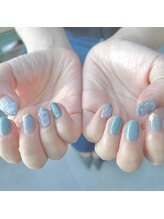 ネイルサロン ティフィン(tiffin)/水色ニュアンス