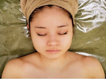 イクヨノ ビューティーサロン(194's beauty salon)の写真/ブライダル前の花嫁様♪歴20年以上の凄腕施術者によるシェービング+小顔施術+美肌パックで最後のお仕上げ＊