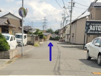 トトネ 桑名(Totone.)/住宅街へ進む