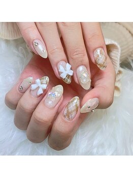 ヒユビューティ(Hiyu Beauty)/輝きを纏う成人式の前撮りネイル