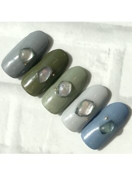 ライト ネイルズ ニシノミヤ(light nails NISHINOMIYA)/カーキネイル☆