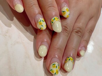 ルームヘアネイル 曙橋店(Room hair nail)/小花×変形フレンチ