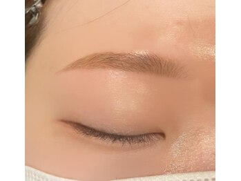 ビューステージ アイブロウサロン 吉祥寺/平行デザイン