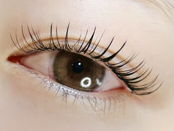 ピピ(pipi)の写真/軽い付け心地なのに濃さ・ボリューム感が出て目元を大きく見せます★ナチュラルに盛りたい方にもオススメ★