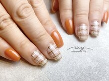 アイヴィー(IVY)/チェックネイル