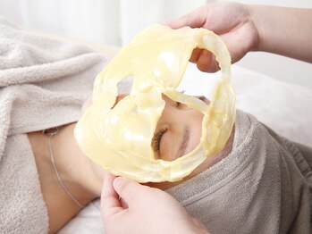 アンベリール(Embellir)/仮面を取ると今までにない艶肌に