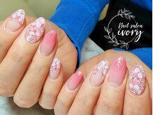 アイボリー(ivory)/花柄ネイル
