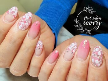 アイボリー(ivory)/花柄ネイル