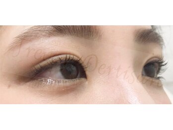 トレヴァーデルチザン 南船場店(Trevor de'rtisan eyelash)/コラーゲンまつげパーマ上