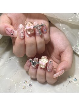 ティアリス(NAIL SALON TIARIS)/持ち込みパーツでゴテゴテネイル