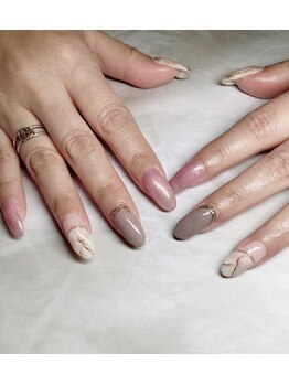 ラグネル(Luxnal)/大理石ネイル