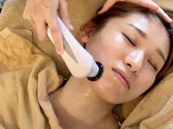 シェリー(Cherie)の写真/【医療提携サロン】深層超音波×BTXサーマのマシン２台でたるみに働きかけ、理想のVラインを叶える施術◇
