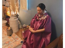 ムーン(MOON)の雰囲気（よもぎ蒸しは厳選されたファンジンの黄土ｇｅ椅子です。）