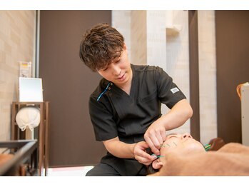 エイチスタイル鍼灸整骨院 整体院(H-Style鍼灸整骨院 整体院)/美容鍼の風景です(^^)